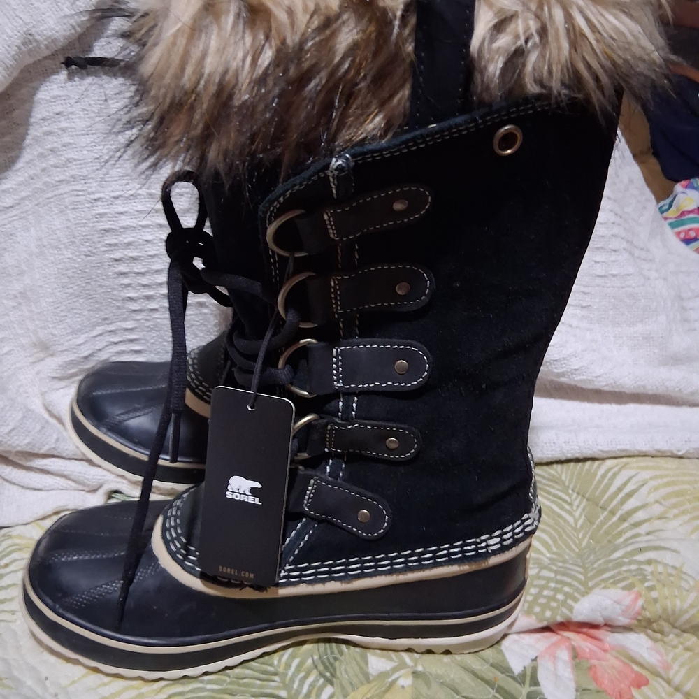 NWT Sorel Women's Size 6 Joan Of Ark Black and Tan Winter Boots Waterproof